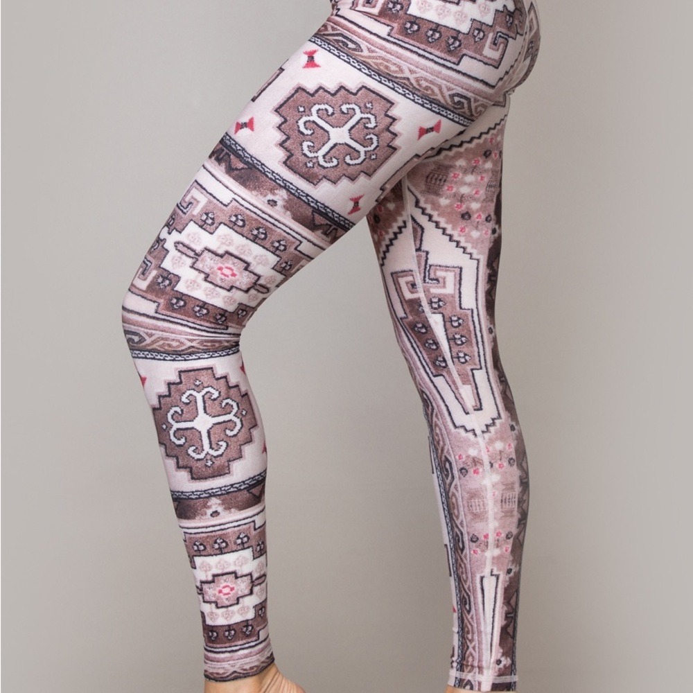 Niyama Sol Women's XL Barefoot Leggings Tapestry Blush‎ Pink Geometric NEW